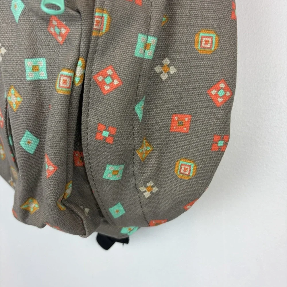 Kavu Crossbody Rope Sling Bag Gray Geo Print Foulard Pattern Hiking Travel